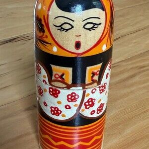 Hand Painted Set of 4 Matryoshka Nesting Dolls Vintage folk art